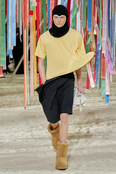 Look 25